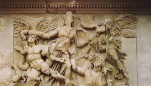 Барельеф на памятник: виды и технология производства